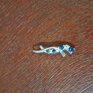 10k White gold sapphire  pendent